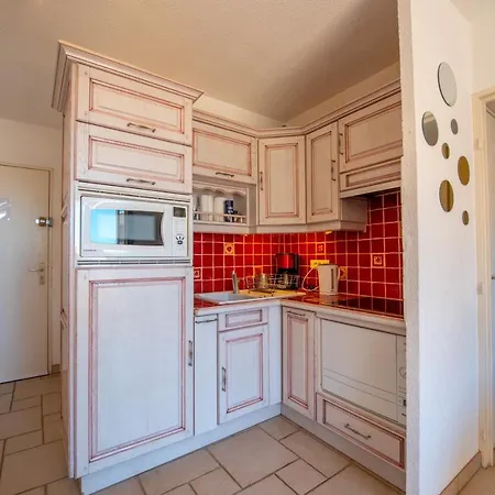 Apartment T2 En Hypercentre -parking Prive-clim-proche *