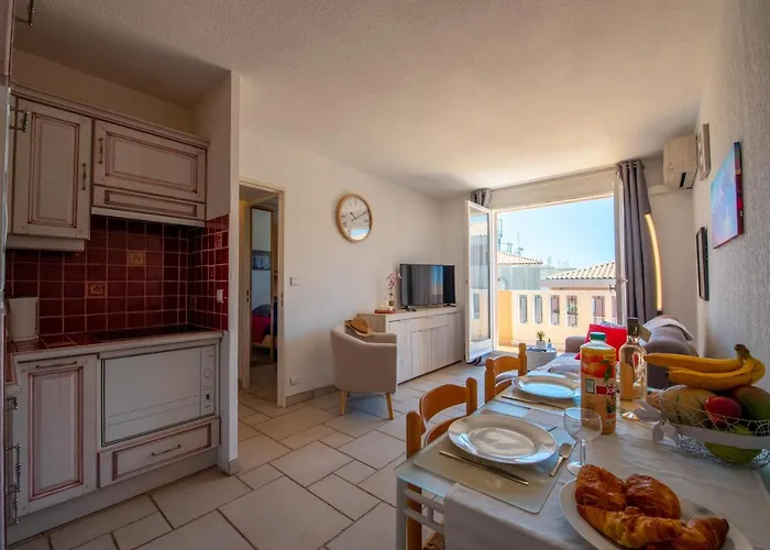 T2 En Hypercentre -parking Privé-clim-proche Appartement Sainte-Maxime