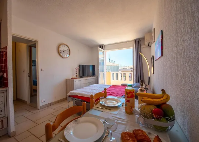 Apartmán T2 En Hypercentre -parking Prive-clim-proche