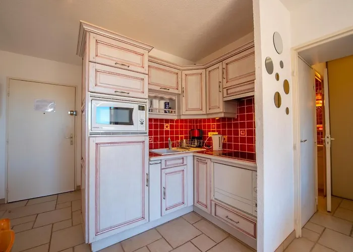 Appartement T2 En Hypercentre -parking Privé-clim-proche *