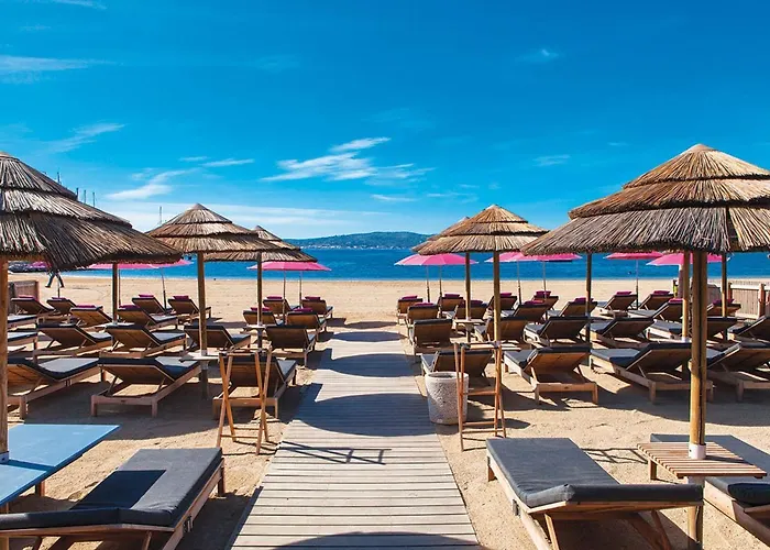 T2 En Hypercentre -parking Privé-clim-proche Sainte-Maxime